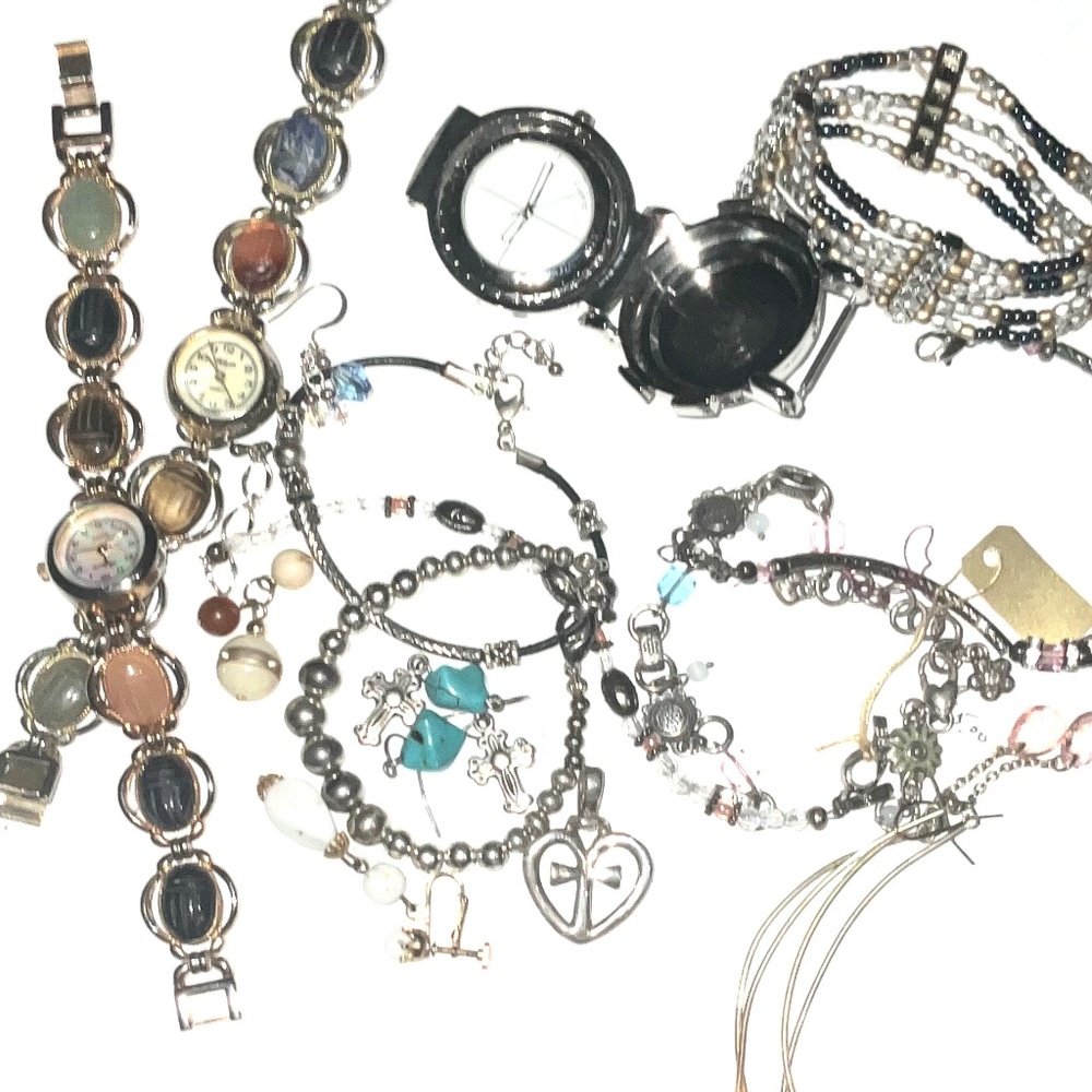 Jewelry Watches, bracelets, earrings, misc.    (Lot 4)